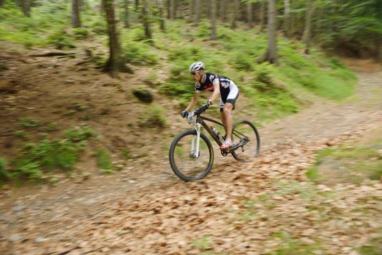 Do cíle cyklistického etapového závodu Specialized MTB Trilogy dorazilo 165 závodníků