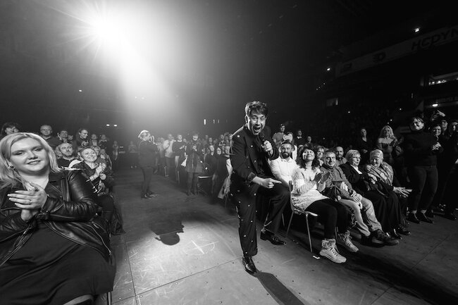 Police Symhony Orchestra zaplnili hokejovou halu