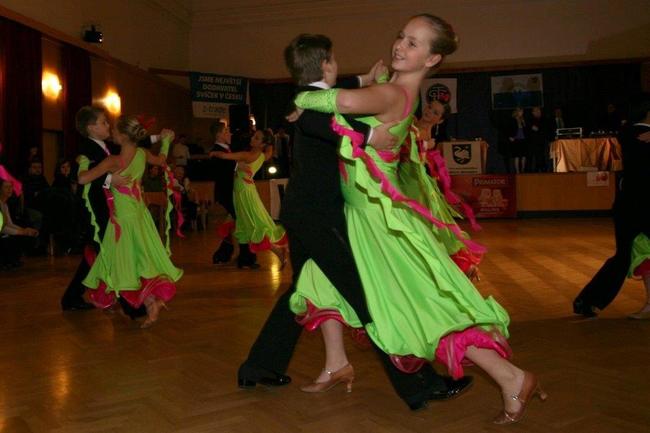 Mikulášské ceny Broumova se zúčastnilo téměř sto tanečních párů 