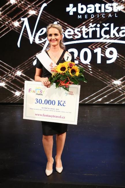 Hold Karlu Gottovi vzdaly také finalistky soutěže Batist Nej sestřička