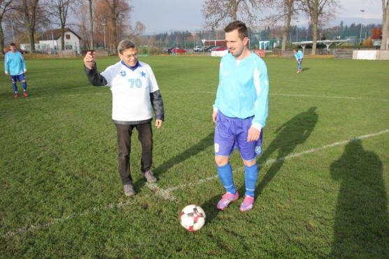 Fotbalisti Broumova popřáli Petru Možnému třemi body 