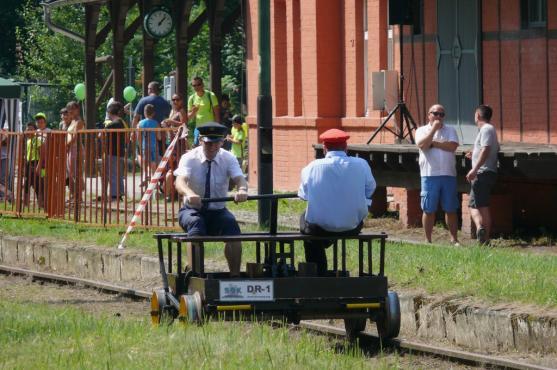 Mistrovství Polska v závodech ručních drezín jeli také Broumováci