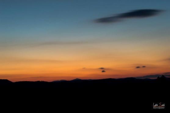 Noční Broumov na fotografiích Lukáše Sokola