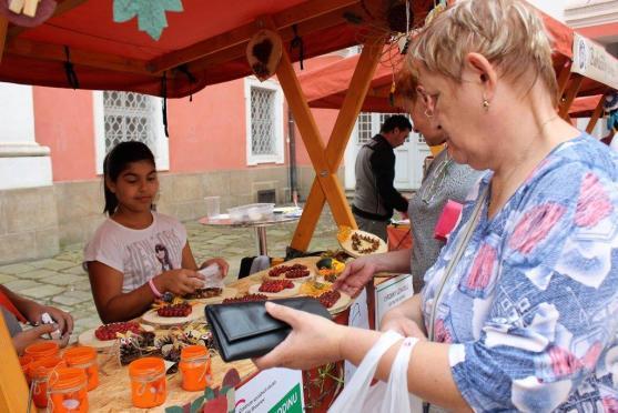 Broumovský klášter přivítal podzim tradičním trhem
