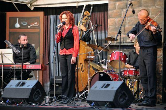 Malé letní divadlení se přehouplo do své druhé poloviny