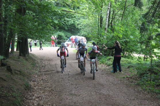 Závod horských kol Rallye Sudety má stejné vítěze jako v loňském roce. Friedla a Novákovou