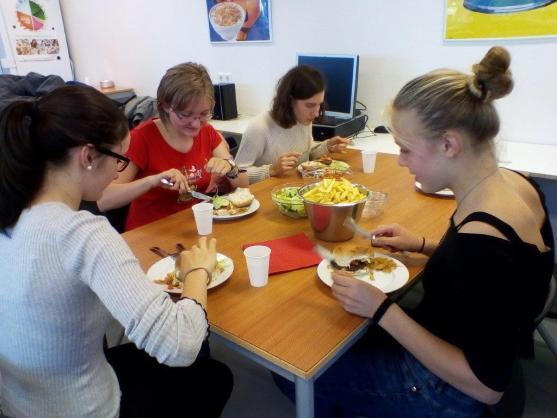 Báječná jízda Holandskem: Broumovští gymnazisté navštívili partnerskou školu ve Warfumu