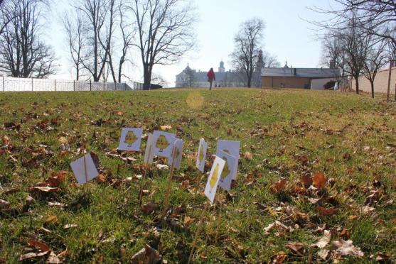 Hledání kuřátek přilákalo do kláštera téměř dvě stě dětí