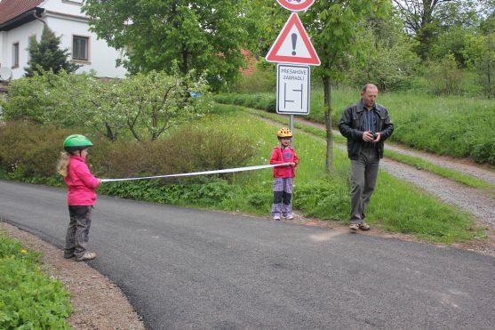 V Hejtmánkovicích byl otevřen nový úsek zadní cesty