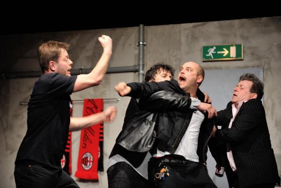 Nejen chlapi se bavili komedií Bez bab! aneb Kutloch