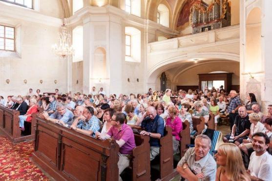 Ani vedra neodrazují fanoušky klasické hudby od návštěvy koncertů festivalu Za poklady Broumovska 