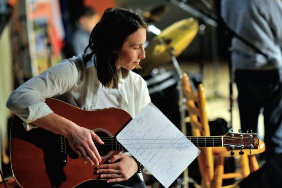 Studenti Gymnázia Broumov hráli pro žáky základních škol 
