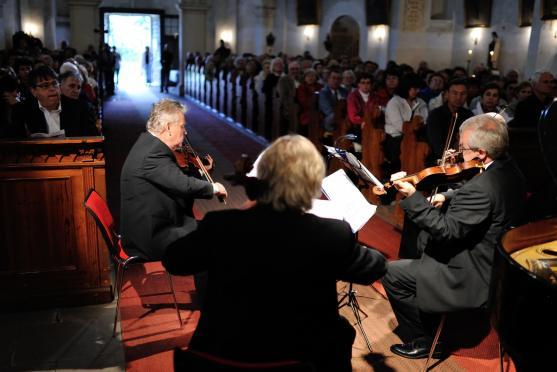 Houslista Josef Kekula: "Je obdivuhodné, jak se vám daří opakovaně naplnit kostely, je krásné tady hrát."