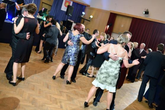 Velkolepý start plesové sezony ve městě. Dvě stovky návštěvníků na Plese města jsou toho důkazem