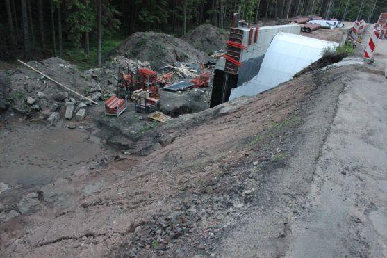 Rekonstrukce silnice přes Pasa se protáhne o tři týdny 