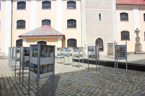 Do Broumova dorazila putovní výstava Má vlast cestami proměn 