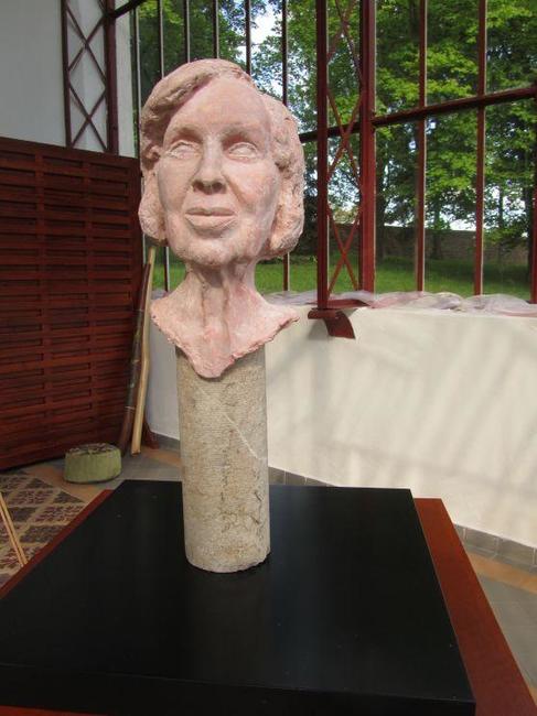 V altánu ve Schrollově parku jsou vystaveny lžíce a hlavy 