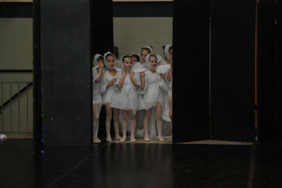 V choreografii Ukrajinky tančily Češky, Vietnamka a Polák 