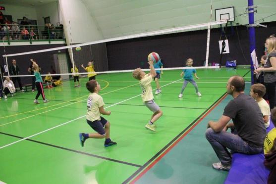 Pokračovaly turnaje "barevného" volejbalu