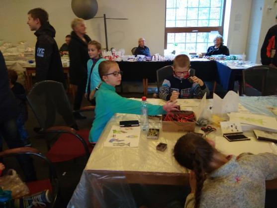 Adventní jarmark v Meziměstí se konal v teple sálu Centra Walzel