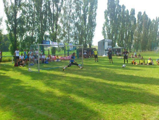 Vítězem 2. ročníku turnaje v malé kopané O - Cup se stal pořádající tým Sestry v akci