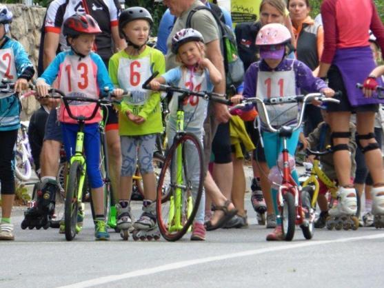 V Petrovických zatáčkách jezdilo vše, co mělo kolečka