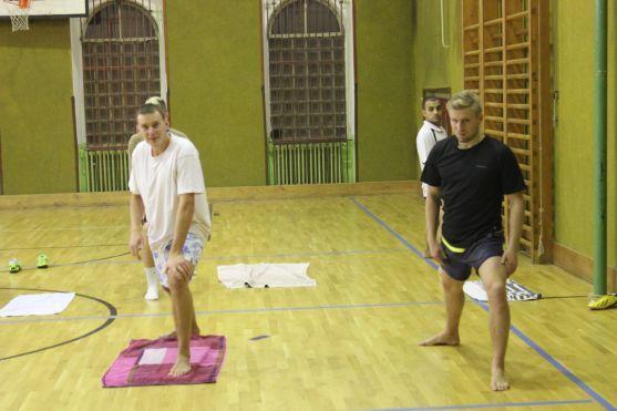 Broumovští fotbalisté se připravují na záchranu v krajském přeboru. Cvičí i jógu