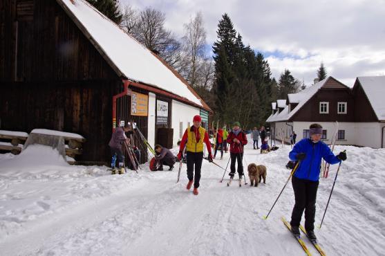 Na Bischofsteinu se jel závod tříčlenných hlídek v běhu na lyžích