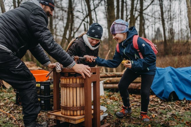 Ovocná alej vysazena na počest loňského Stromu roku