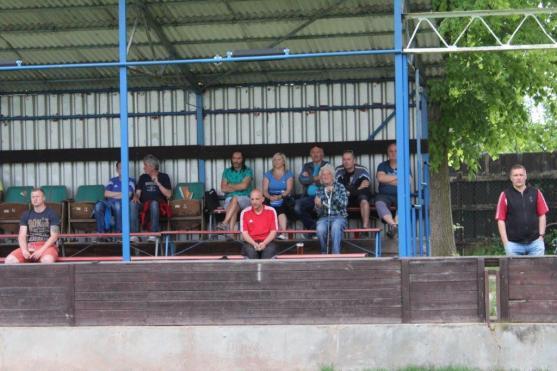 Broumov kráčí k vítězství v 1.A třídě. Uspěla také Police 