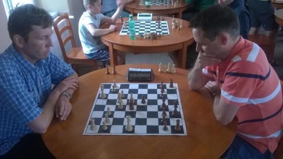 Broumovskou klášterní Kreslírnou znělo: šach - mat