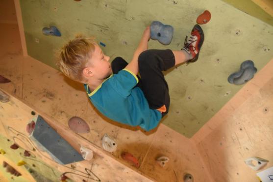 Hronovské Domino v březnu? Horolezecké závody a unikátní turnaj