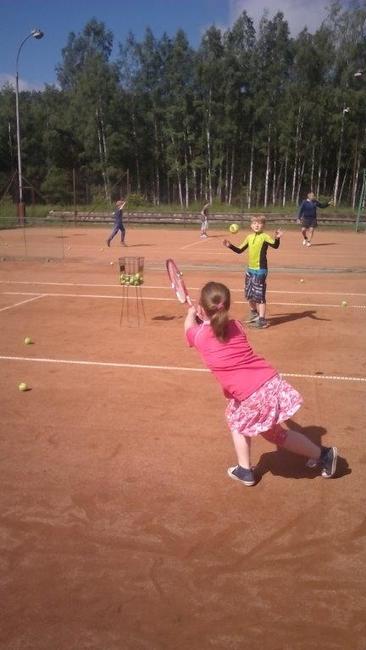 Hitem léta je tenisová školička