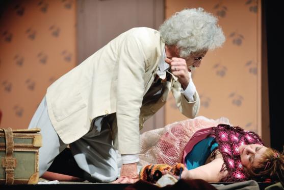 Pavla Tomicová a Jiří Zapletal uvedli v Broumově Podivné odpoledne Dr. Zvonka Burkeho