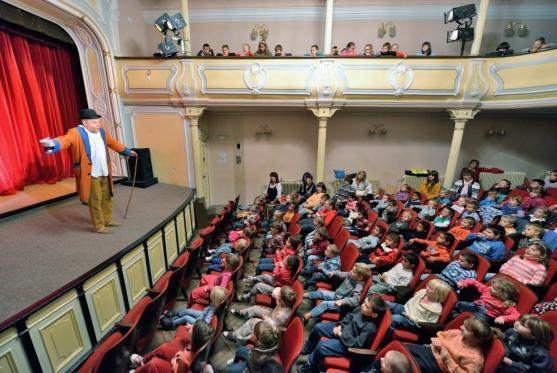Po prázdninové odmlce se otevřely brány Městského divadla v Broumově