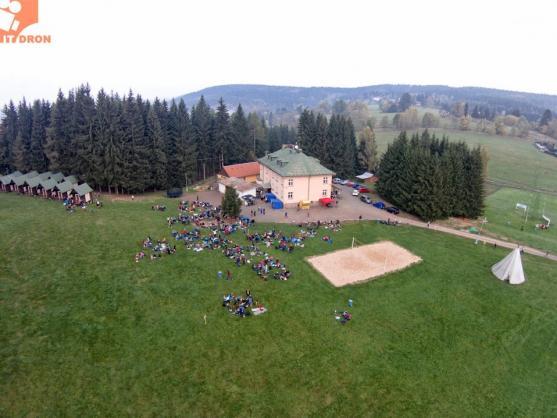 Na Janovičkách u Broumova startovalo 500 závodníků orientačního běhu