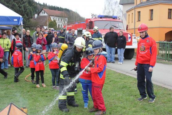 V Teplicích nad Metují přivítali jaro a opět otevřeli hotel Střelnice