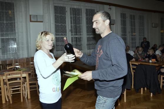 Ve Vernéřovicích spořádali 42 kilogramů bramborového salátu a k tomu sto řízků