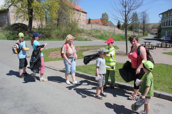 Broumovsko je po víkendovém úklidu o trošku čistější