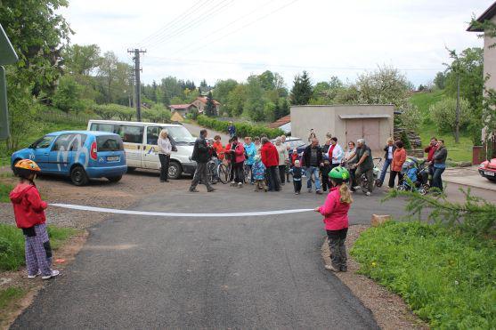 V Hejtmánkovicích byl otevřen nový úsek zadní cesty