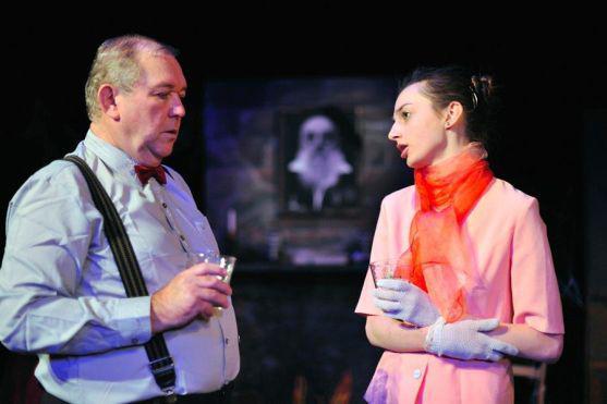 Nový soubor Divadlo Broumov se o víkendu dvakrát představil s hrou Hrobka s vyhlídkou