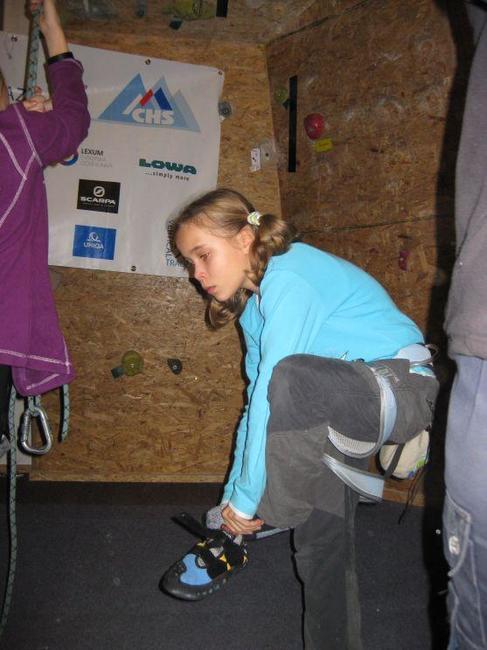 Členové broumovského horolezeckého kroužku poprvé startovali na lezeckých závodech