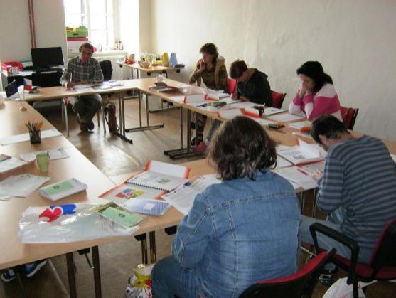 V Broumově se realizuje projekt, který zlepšuje šance na získání zaměstnání lidem se základním vzděláním