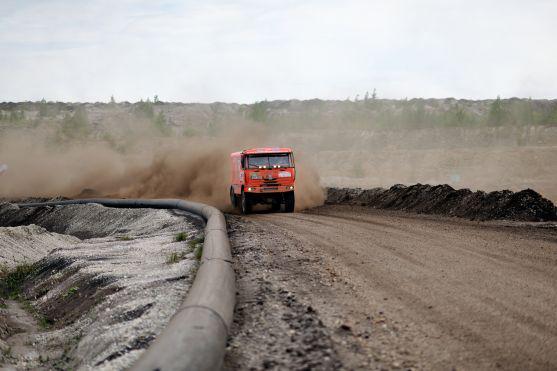 Posádka závodní Tatry z jetřichovského Svoboda Tatra Teamu byla 3. na populární evropské rallye BAJA 300 Mitteldeutschland 2012