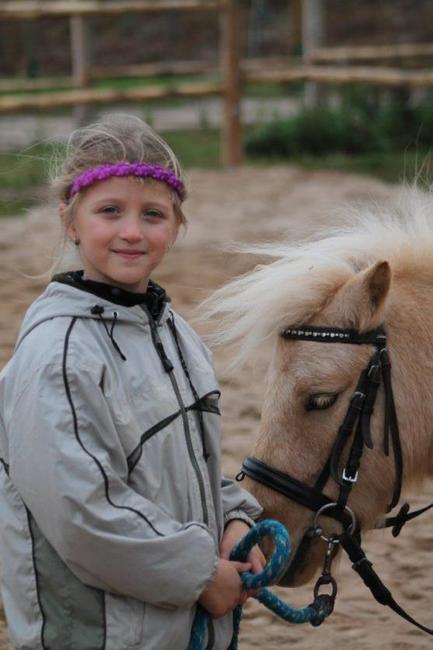 Podzimní prázdniny strávily děti na koních v hejtmánkovické jízdárně
