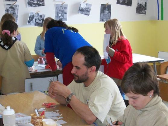 V Muzeu papírových modelů se svýmy výrobky soutěžili skauti