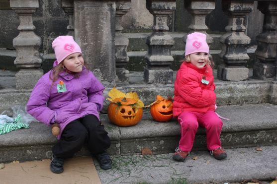 Na broumovském náměstí se dlabaly dýně už po osmé