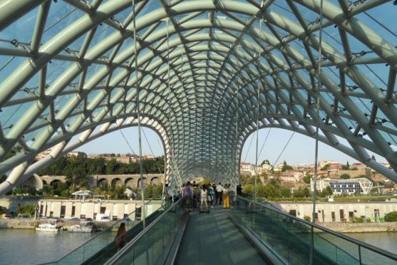 Gruzie. Země rozkročená mezi Evropou a Asií. Jedna z kolébek křesťanské civilizace 