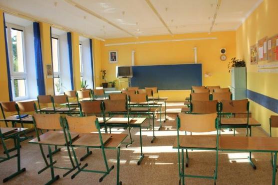 V září 2015 to bude 85 let, co byla v Broumově otevřena první česká škola 