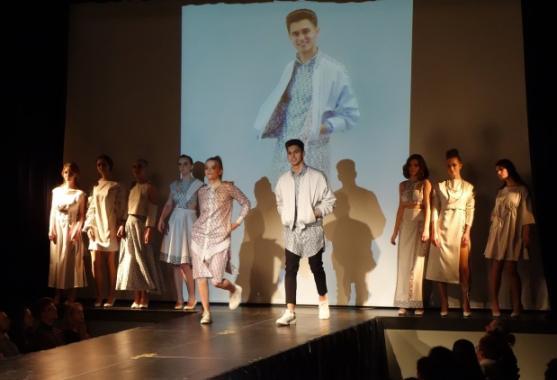 Dvakrát vyprodaný sál Informačního centra přivítal jaro v Broumově opět velkolepě 